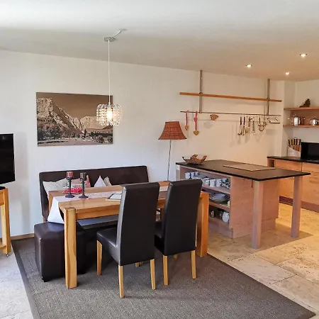 Ferienlandhaus Alpinum Apartamento *