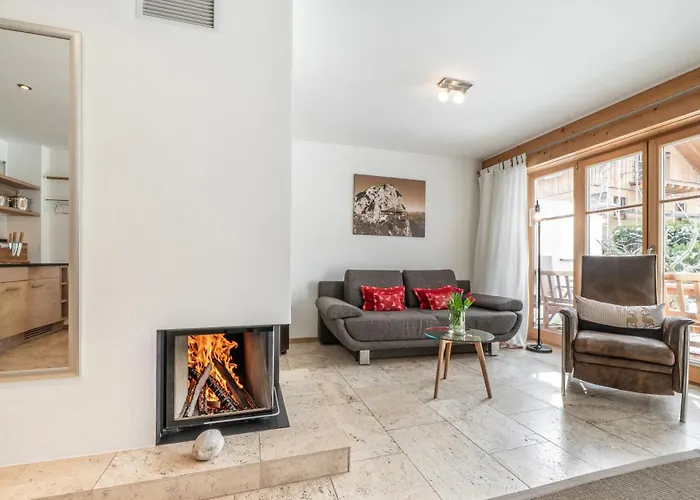 Ferienlandhaus Alpinum 아파트 렌그레스